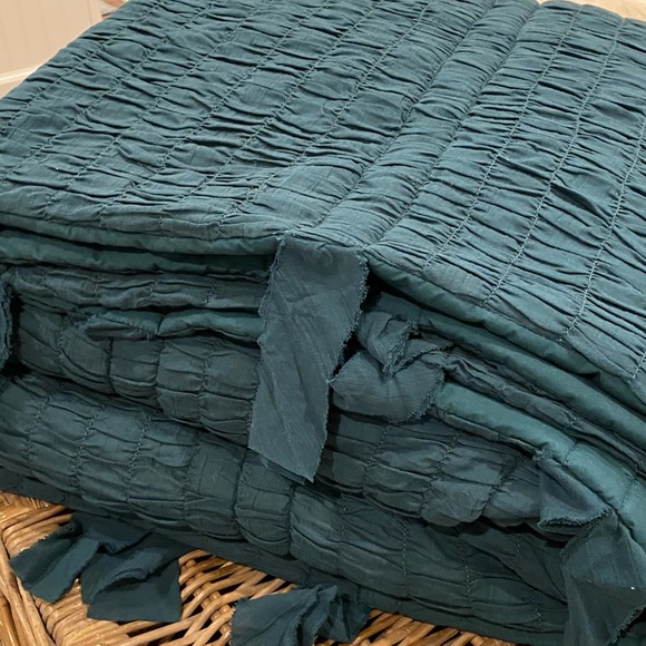 Anthropologie Textured Bardot Dark Turquoise Quilt - Picture 5 of 7